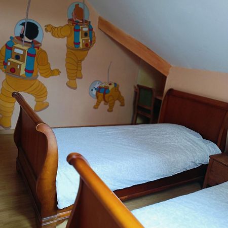 chambres d'hôte dans maison atypique Sancoins Extérieur photo